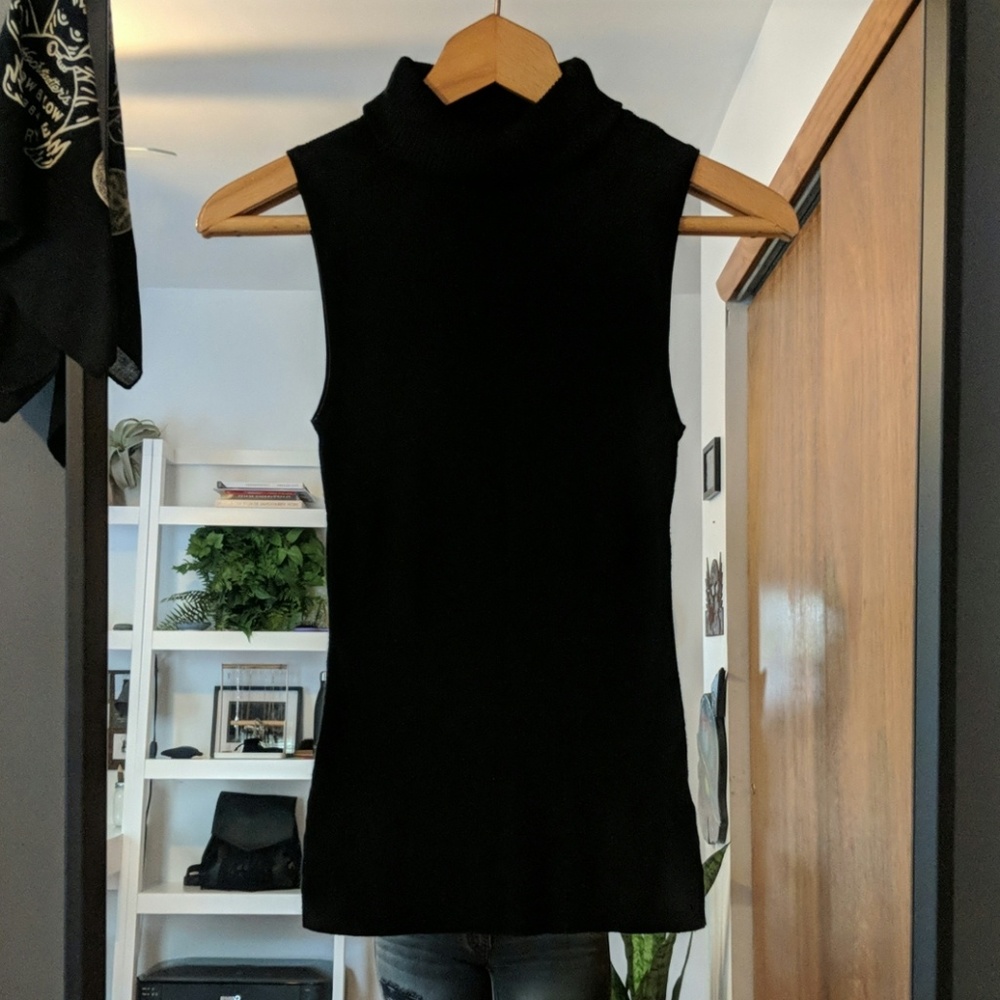 Ribbed turtleneck tank top